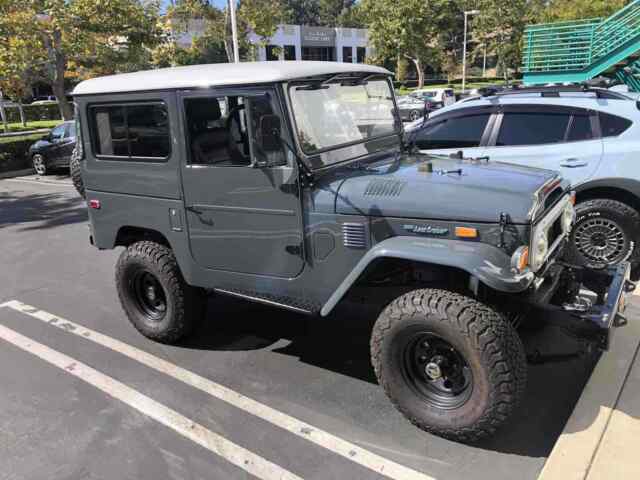 Toyota Land Cruiser 40 1974 image number 14