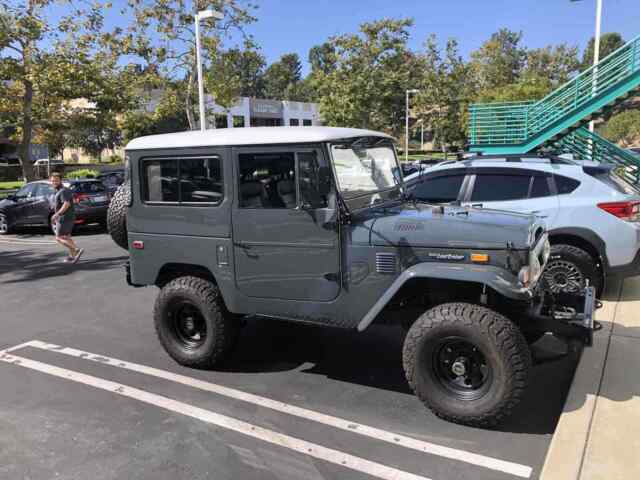 Toyota Land Cruiser 40 1974 image number 7