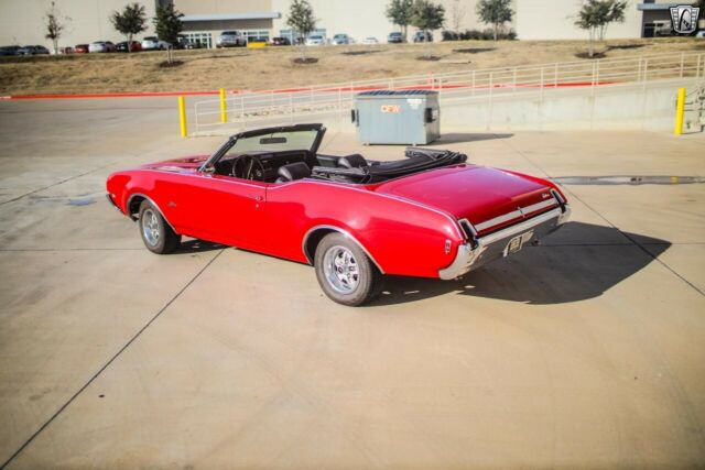 Oldsmobile Cutlass 1969 image number 11