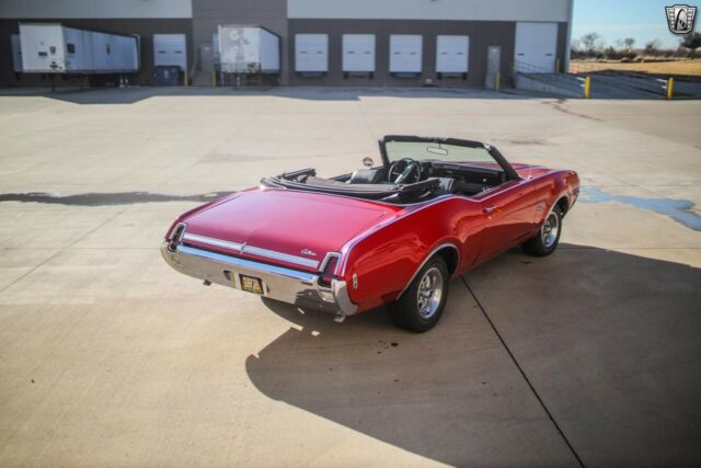 Oldsmobile Cutlass 1969 image number 17