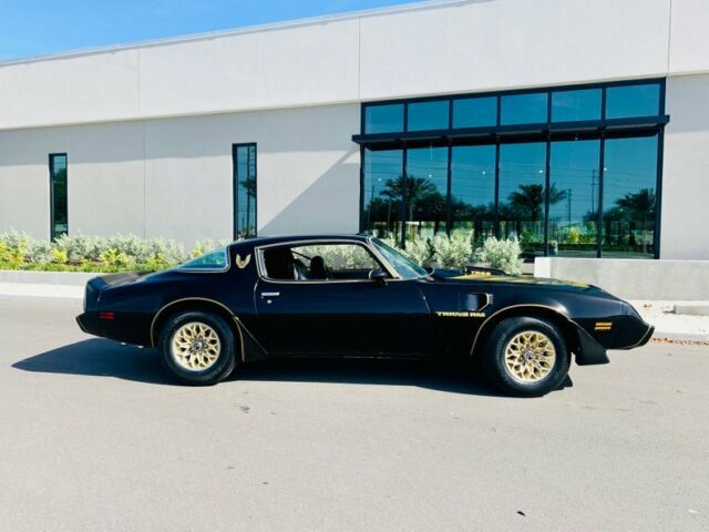 Pontiac Firebird 1979 image number 1