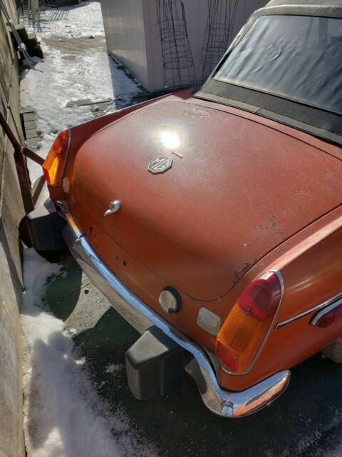 MG MGB 1974 image number 2