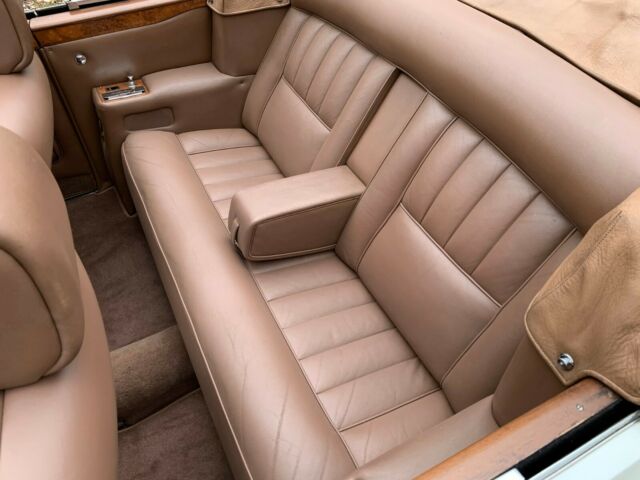 Rolls-Royce Corniche 1971 image number 16