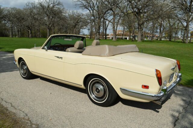 Rolls-Royce Corniche 1972 image number 31