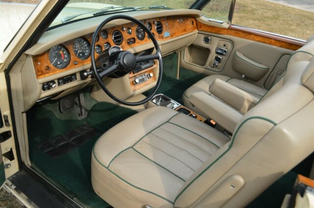 Rolls-Royce Corniche 1972 image number 39