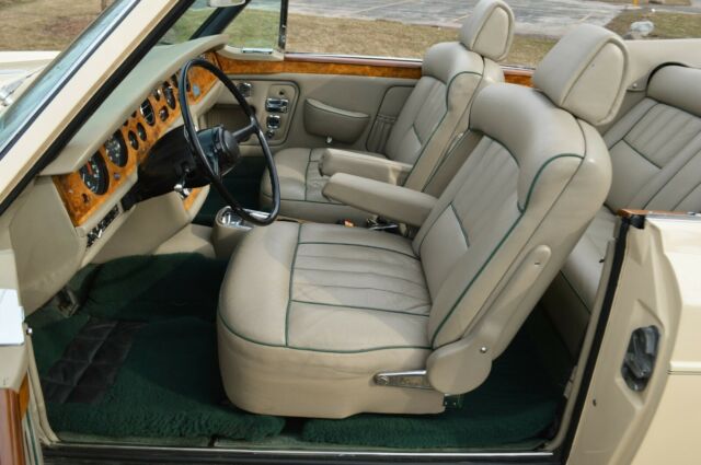 Rolls-Royce Corniche 1972 image number 40