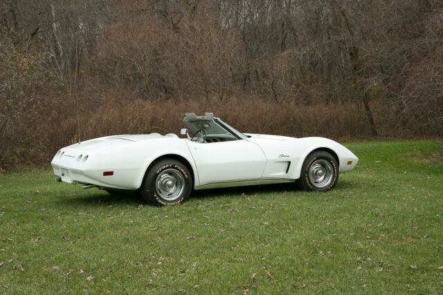 Chevrolet Corvette 1974 image number 0