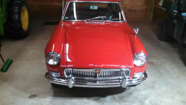 MG MGB 1967 image number 14