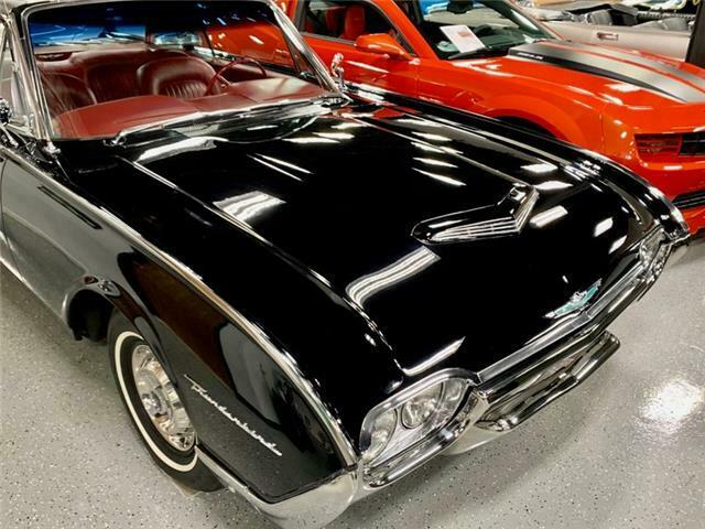 Ford Thunderbird 1961 image number 41