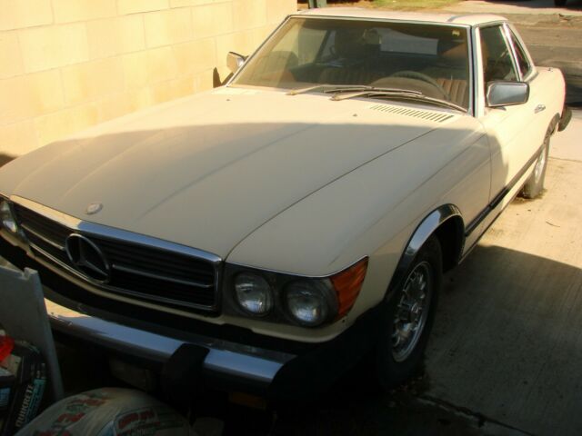 Mercedes-Benz SL-Class 1978 image number 24