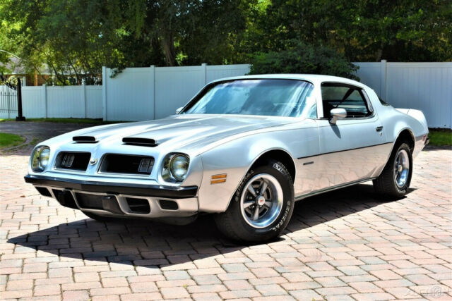 Pontiac Firebird 1975 image number 29