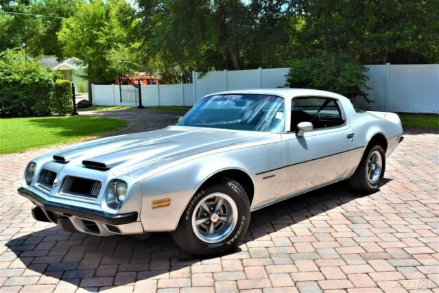 Pontiac Firebird 1975 image number 44