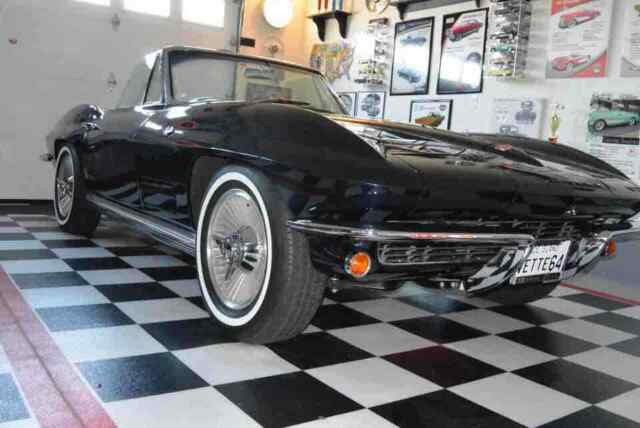 Chevrolet Corvette Stingray 1964 image number 24