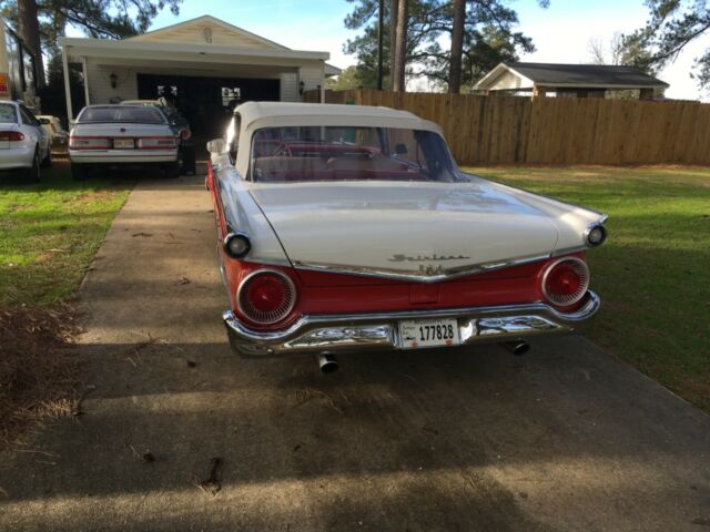 Ford Fairlane 1959 image number 1