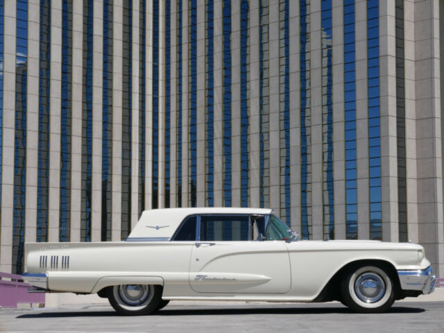 Ford Thunderbird 1960 image number 1