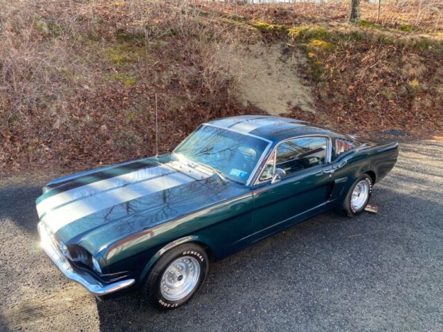 Ford Mustang 1965 image number 0