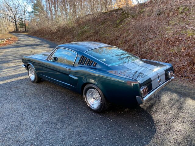 Ford Mustang 1965 image number 2