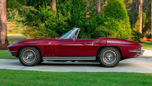 Chevrolet Corvette 1965 image number 1