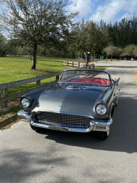 Ford Thunderbird 1957 image number 27