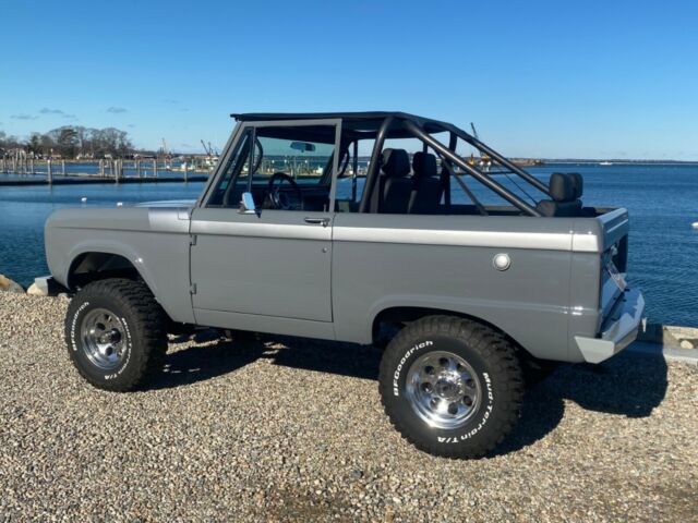 Ford Bronco 1972 image number 1