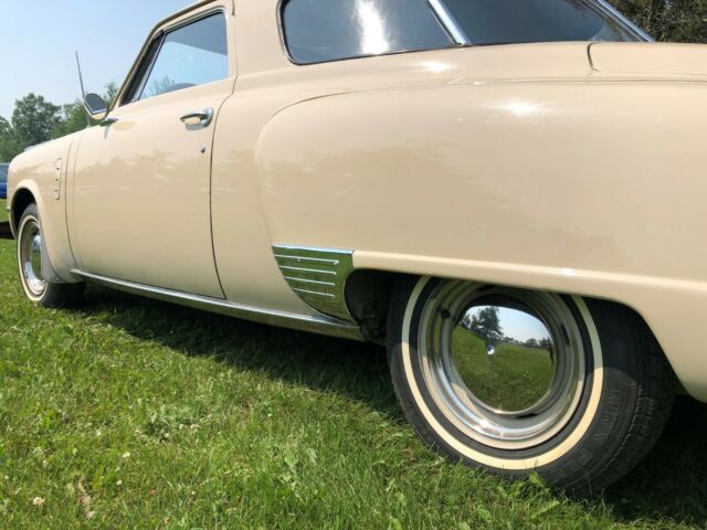 Studebaker Commander 1948 image number 11