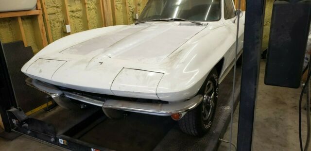 Chevrolet Corvette 1966 image number 33