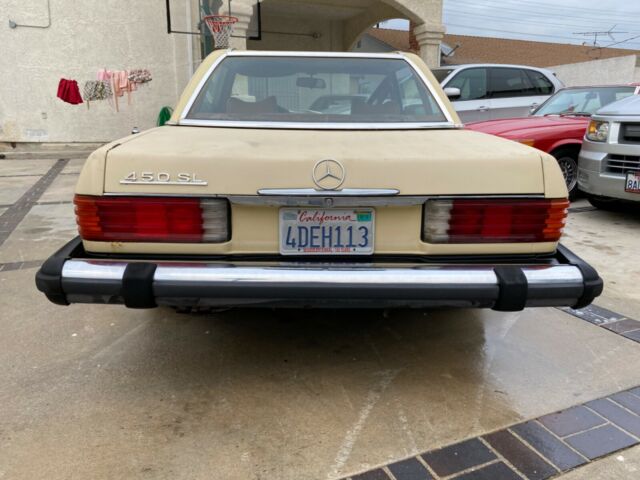 Mercedes-Benz SL-Class 1979 image number 27