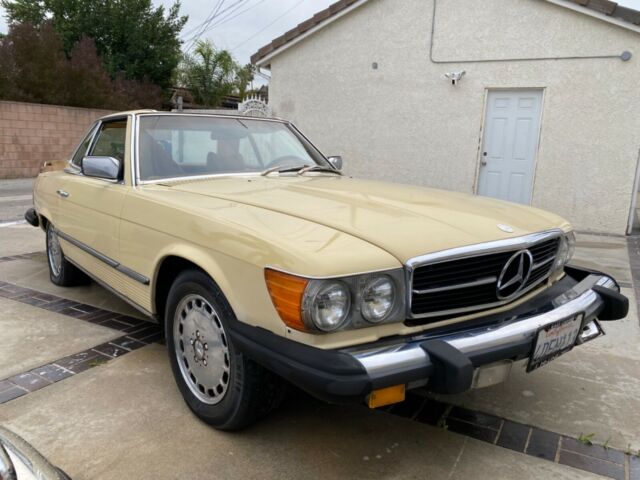 Mercedes-Benz SL-Class 1979 image number 30