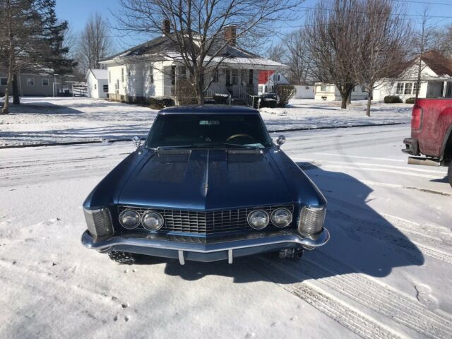 Buick Riviera 1964 image number 2