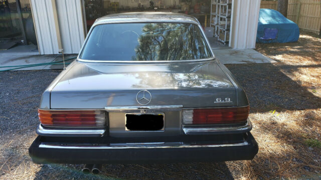 Mercedes-Benz 400-Series 1979 image number 26