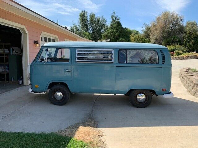 Volkswagen Bus/Vanagon 1971 image number 25