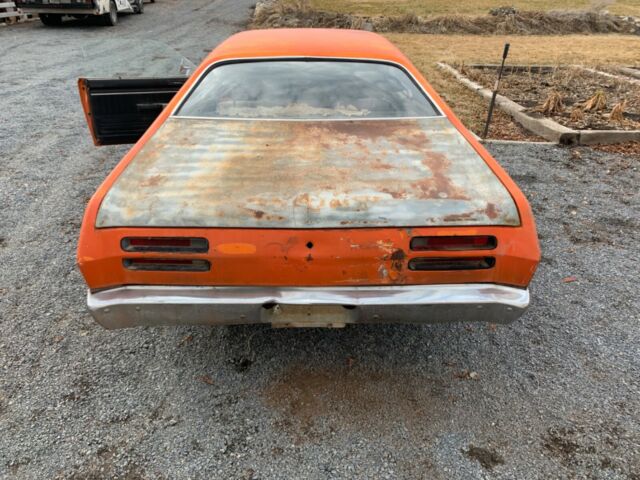 Plymouth Duster 1970 image number 14