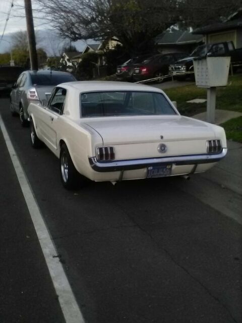 Ford Mustang 1965 image number 15