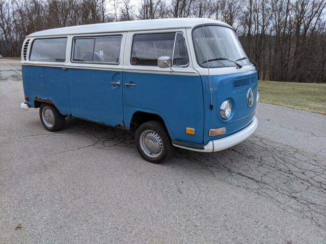 Volkswagen Bus/Vanagon 1971 image number 1