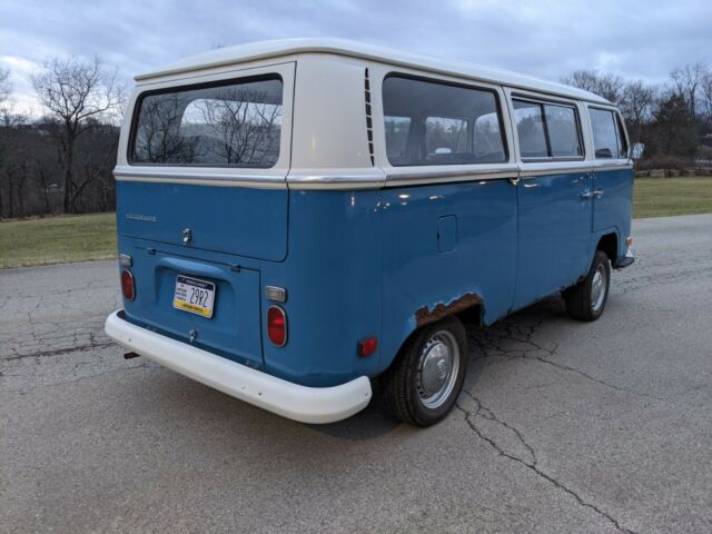 Volkswagen Bus/Vanagon 1971 image number 14