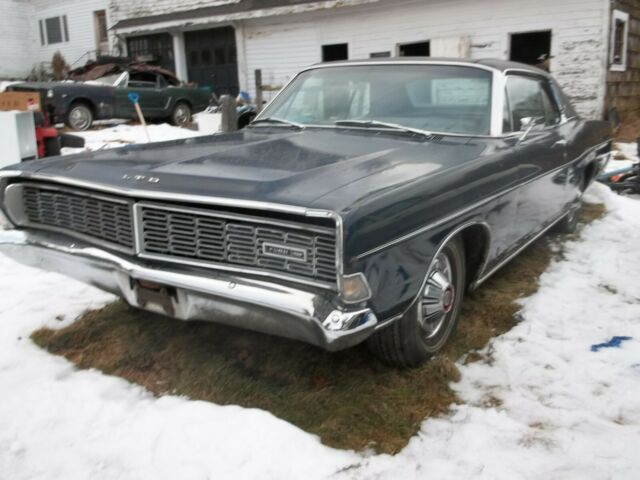 Ford Galaxie 1968 image number 1