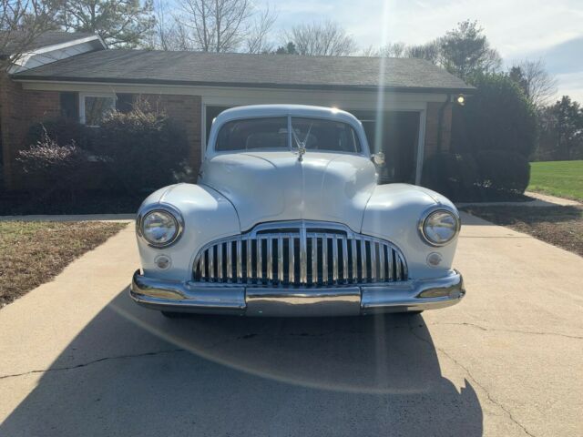 Buick Roadmaster 1946 image number 1