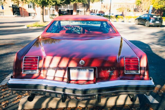 Pontiac Grand Prix 1976 image number 30