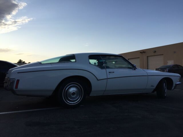 Buick Riviera 1972 image number 28