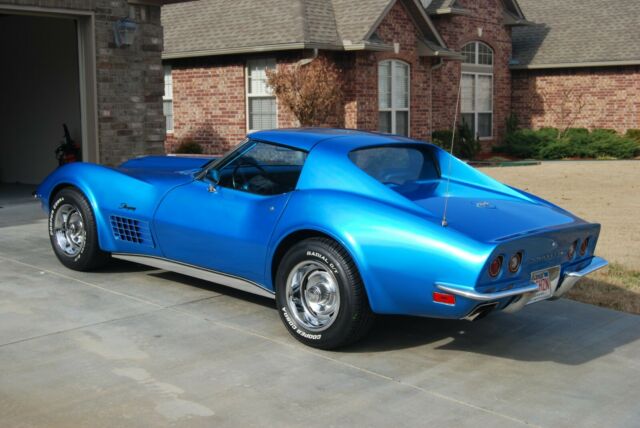 Chevrolet Corvette 1972 image number 19