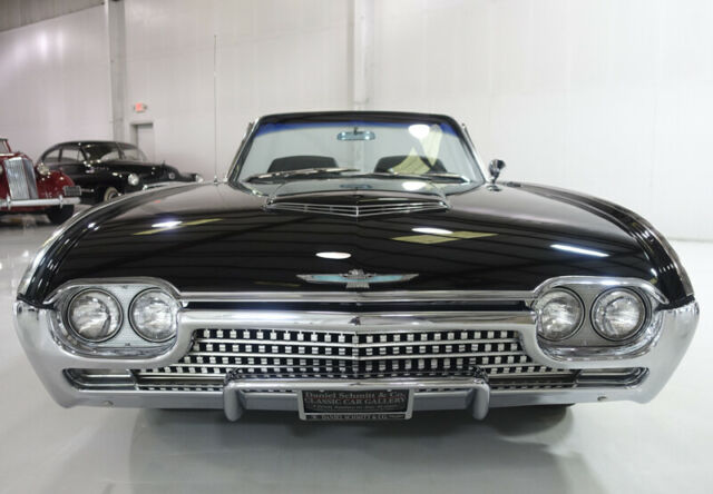 Ford Thunderbird 1962 image number 1