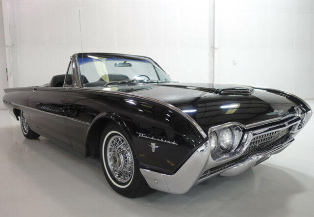 Ford Thunderbird 1962 image number 26