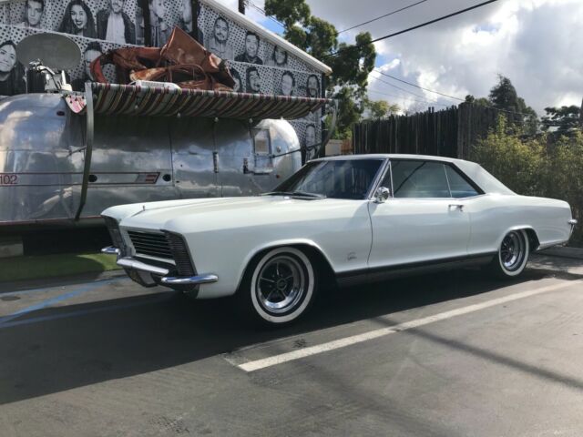 Buick Riviera 1965 image number 0