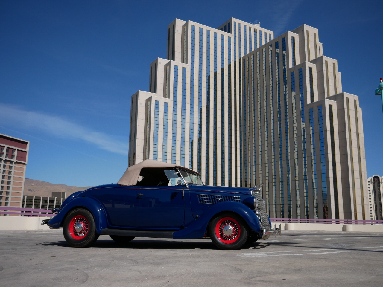 Ford Roadster 1935 image number 1