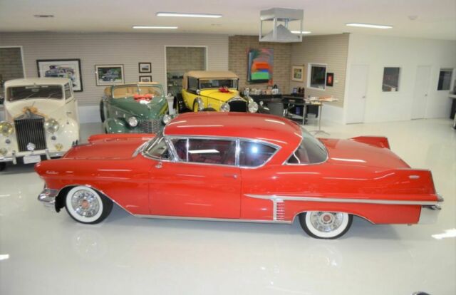 Cadillac Series 62 Convertible Coupe 1957 image number 2