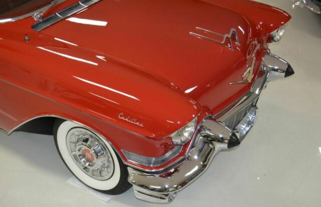 Cadillac Series 62 Convertible Coupe 1957 image number 32