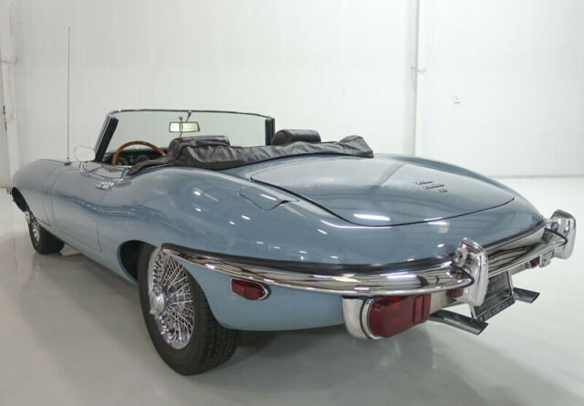 Jaguar E-Type 1969 image number 3