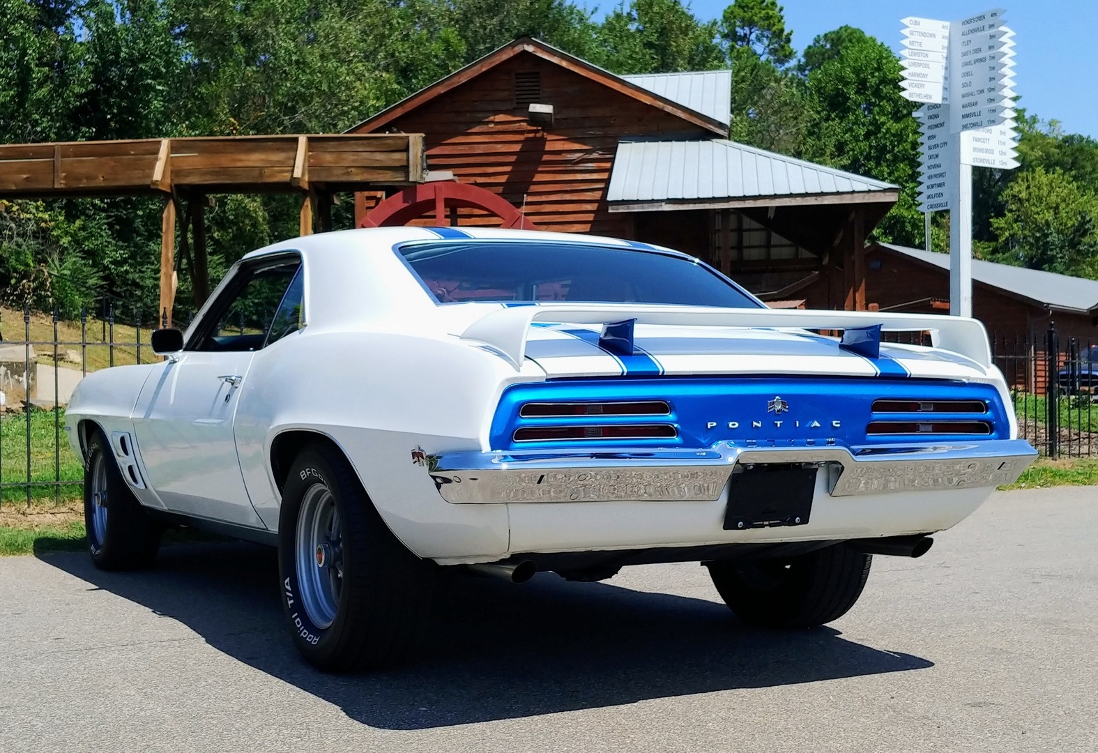 Pontiac Firebird 1969 image number 11