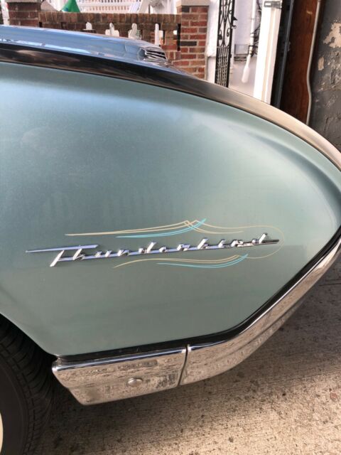 Ford Thunderbird 1961 image number 32