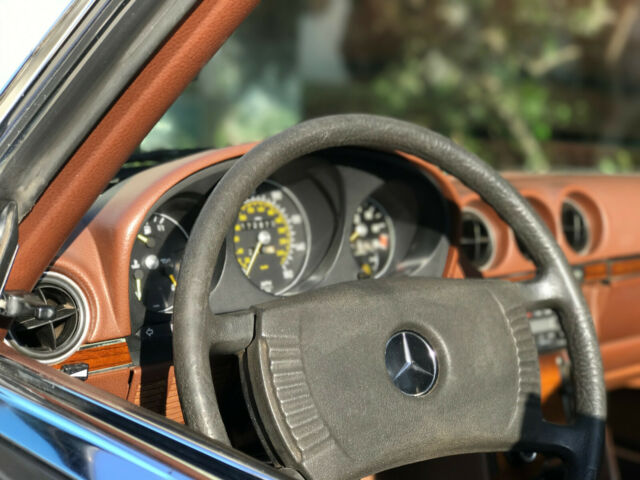 Mercedes-Benz SL-Class 1978 image number 18